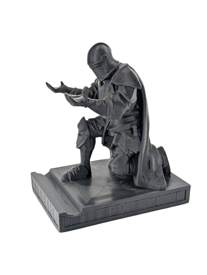 King’s Guard Knight Pen Holder | Medieval Desk Organizer | Black Office Pen Stand | Home Decor Gift for Him | Gothic Desk Accessory